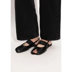 Ballerina in Pelle