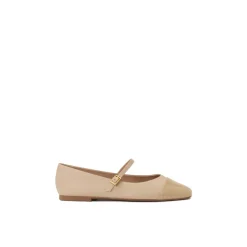 Ballerine con cinturino e naso laccato