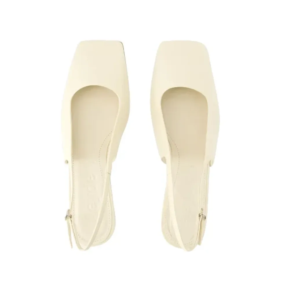 Cuoio flats