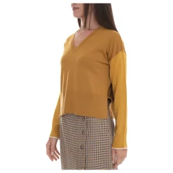 Dance V-neck Pullover