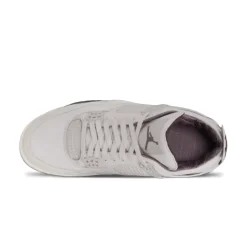 Interpretazione di lusso delle classiche sneakers retro