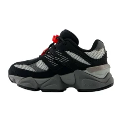 IV9060BK Sneakers