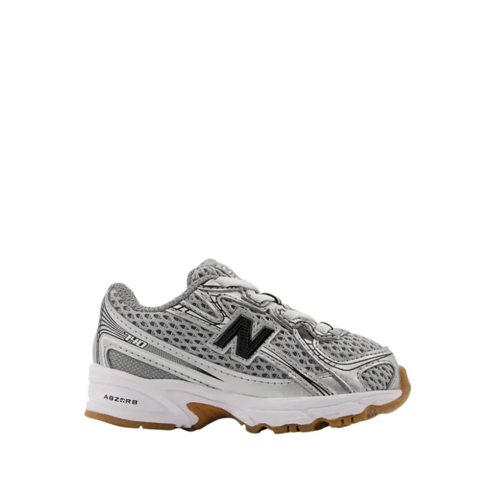 IZ740GB Sneakers