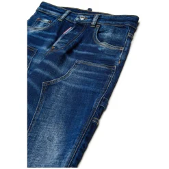 Jeans a vita alta e vestibilità ampia