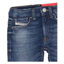 Jeans con Patch Logo