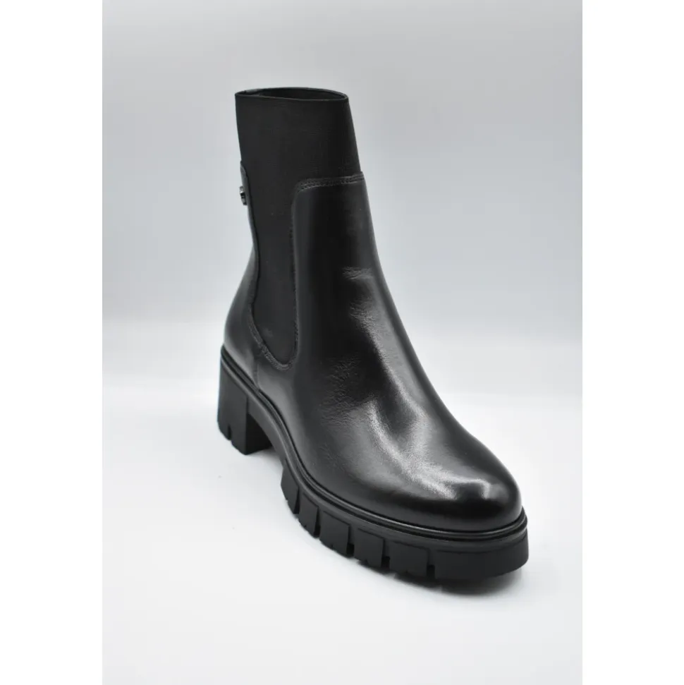 J-532 Scarpa Stringata