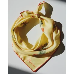Le Foulard Radis