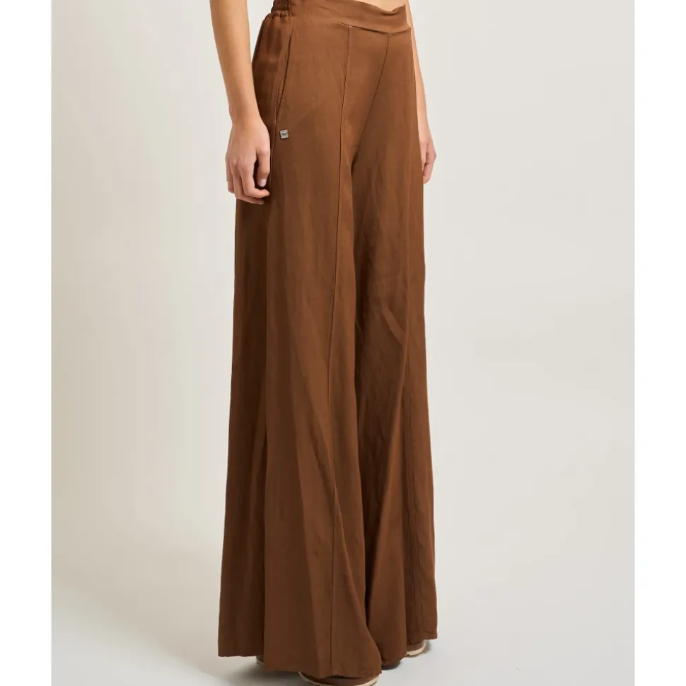 Pantaloni a gamba larga