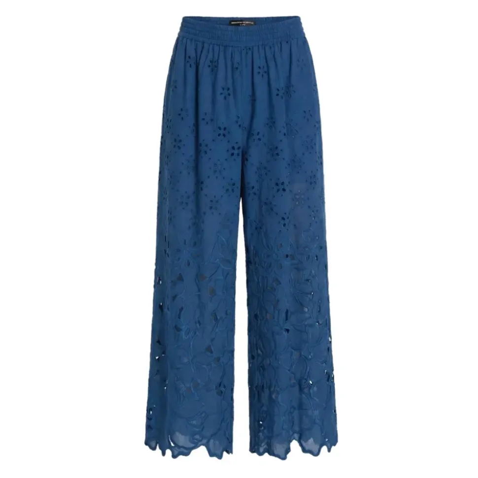 Pantaloni traforati