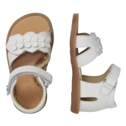 Sandali in pelle con cuori applicati FIRUN