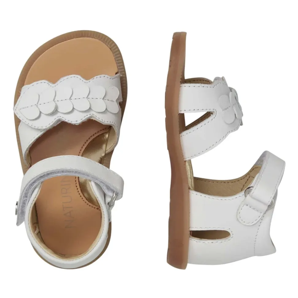 Sandali in pelle con cuori applicati FIRUN