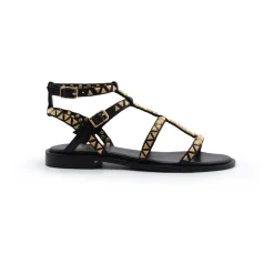 Sandali neri in pelle con borchie