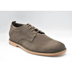 Scarpa stringata