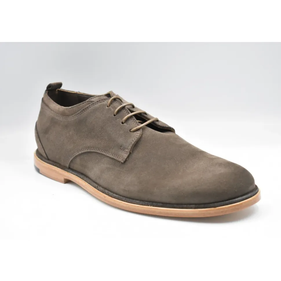 Scarpa stringata