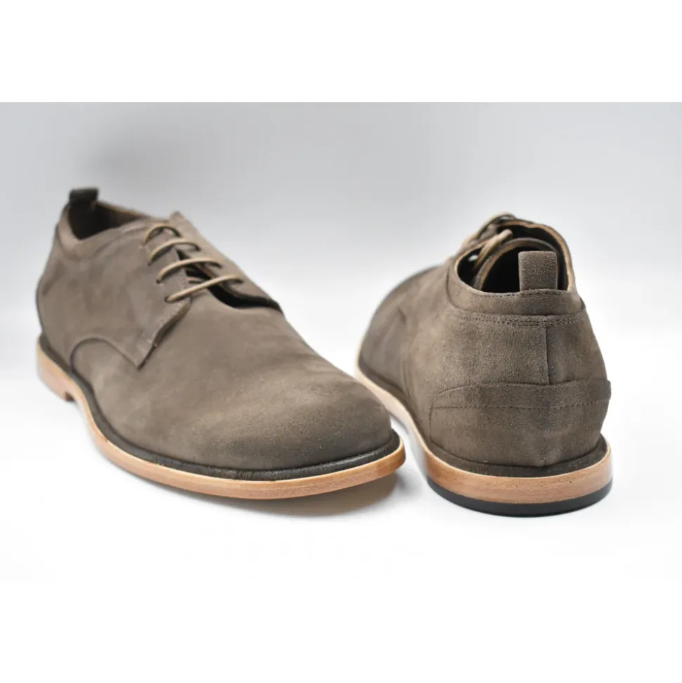 Scarpa stringata