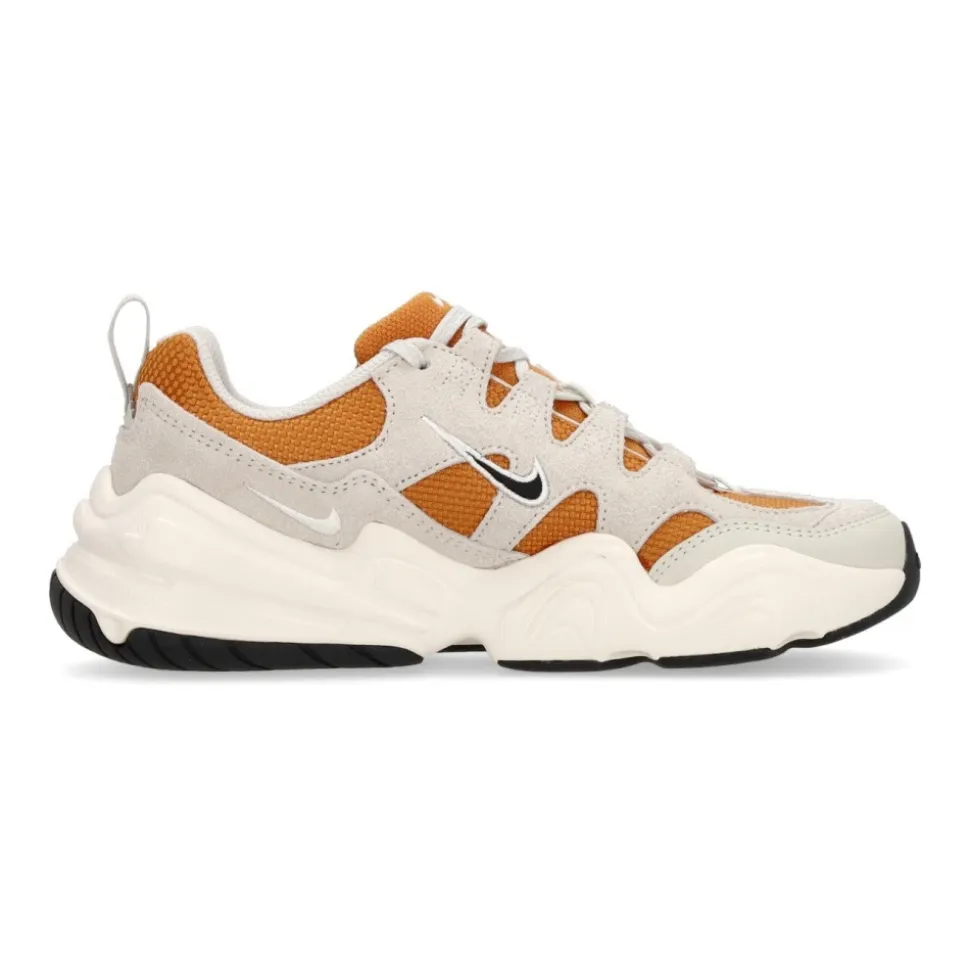 Scarpe Basse con Swoosh Ricamato