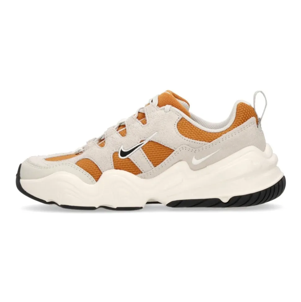 Scarpe Basse con Swoosh Ricamato
