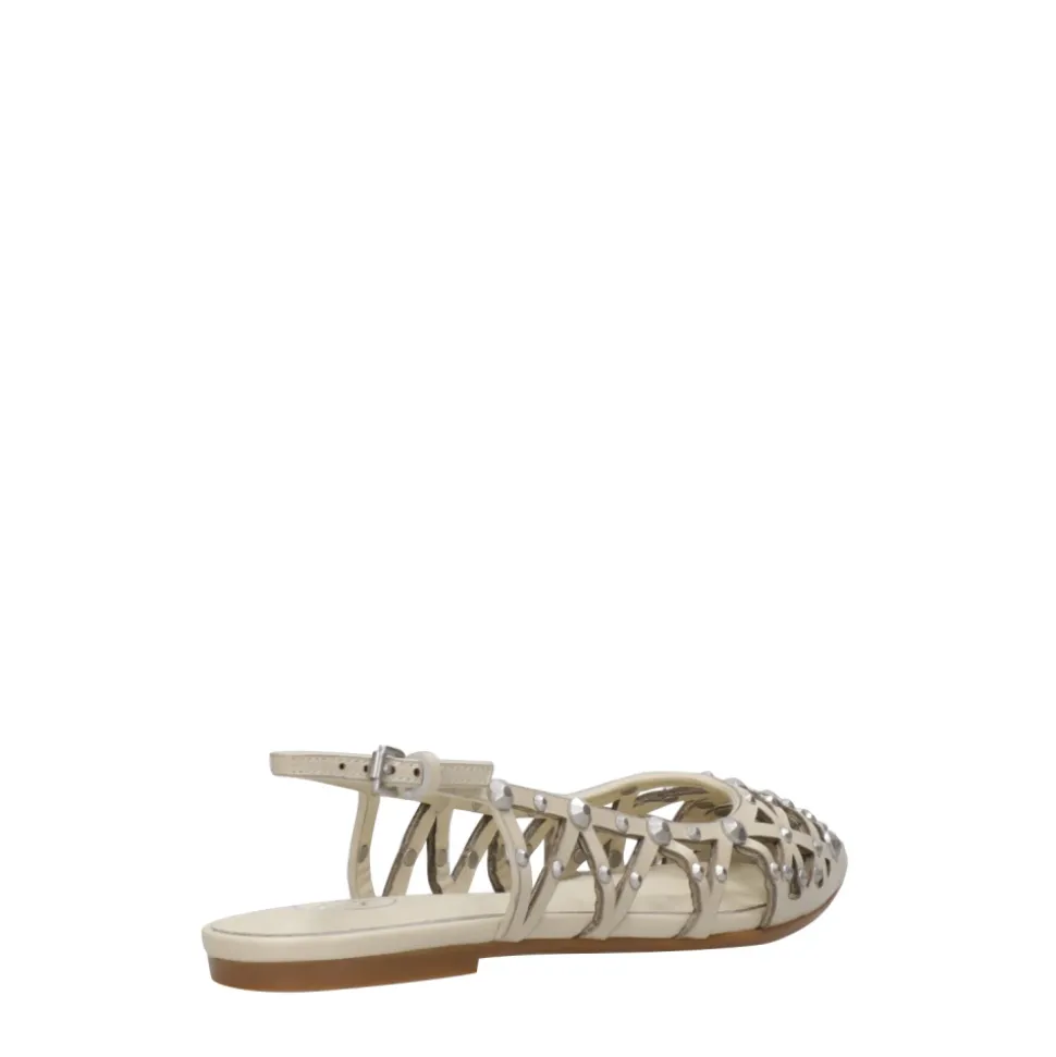 Scarpe in pelle con borchie e cut-out