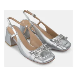 Scarpe piatte con staffa