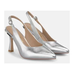 Scarpe slip-on con punta appuntita
