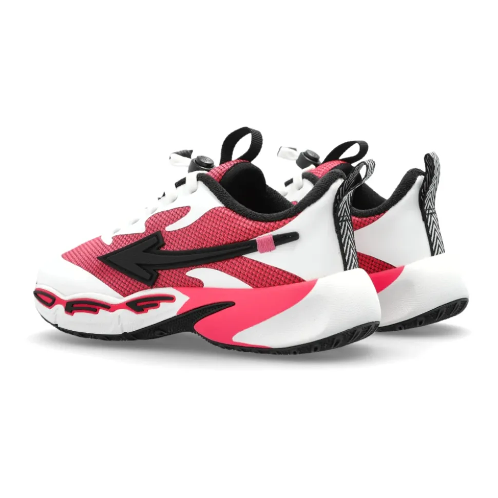 Scarpe sportive per saltare