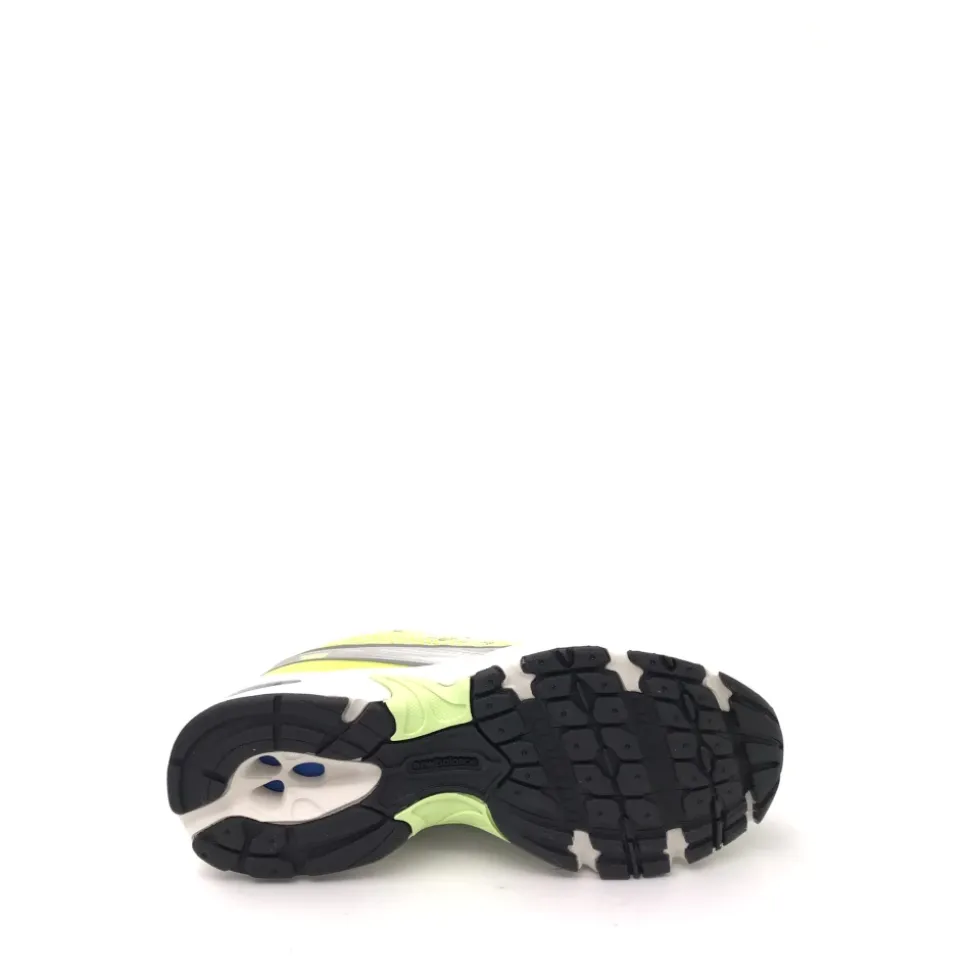 740 Sneaker
