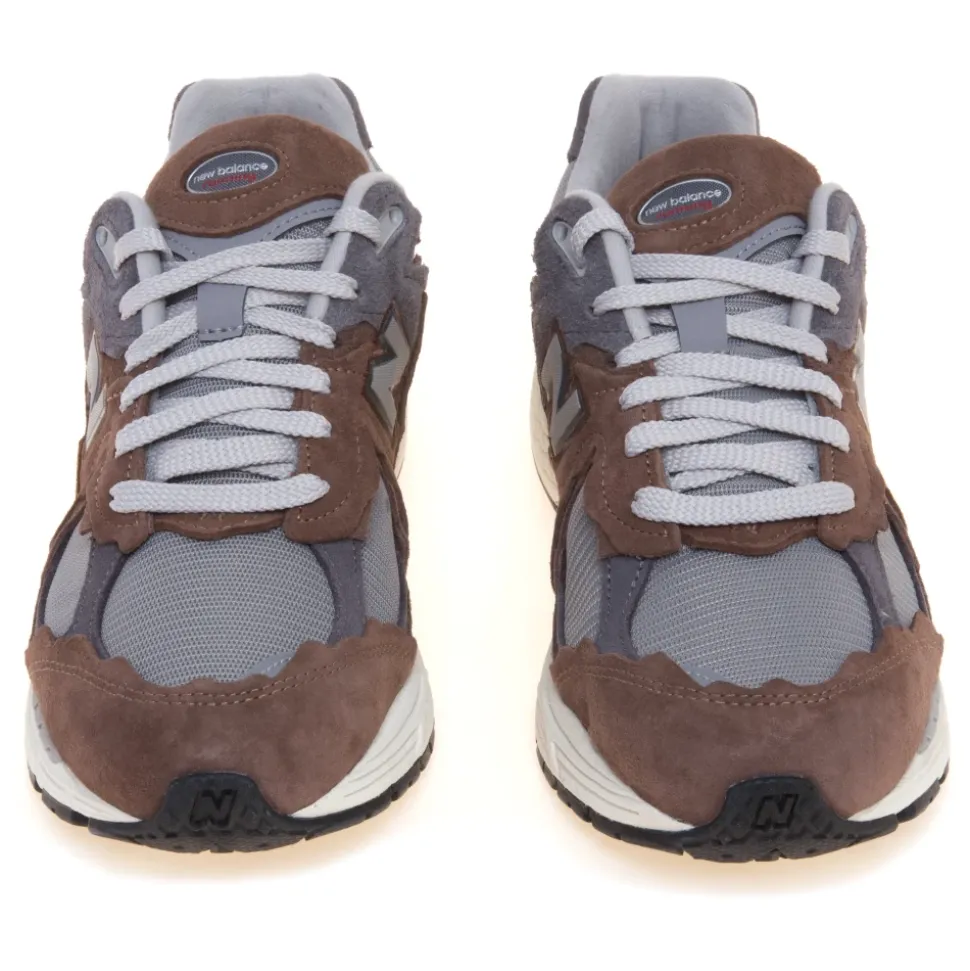 Sneaker New Balance 2002R Protection Pack in camoscio e tessuto