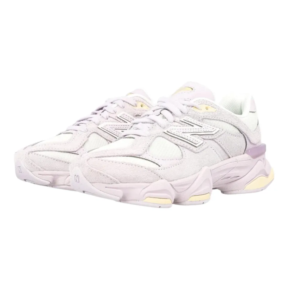 9060 Sneakers