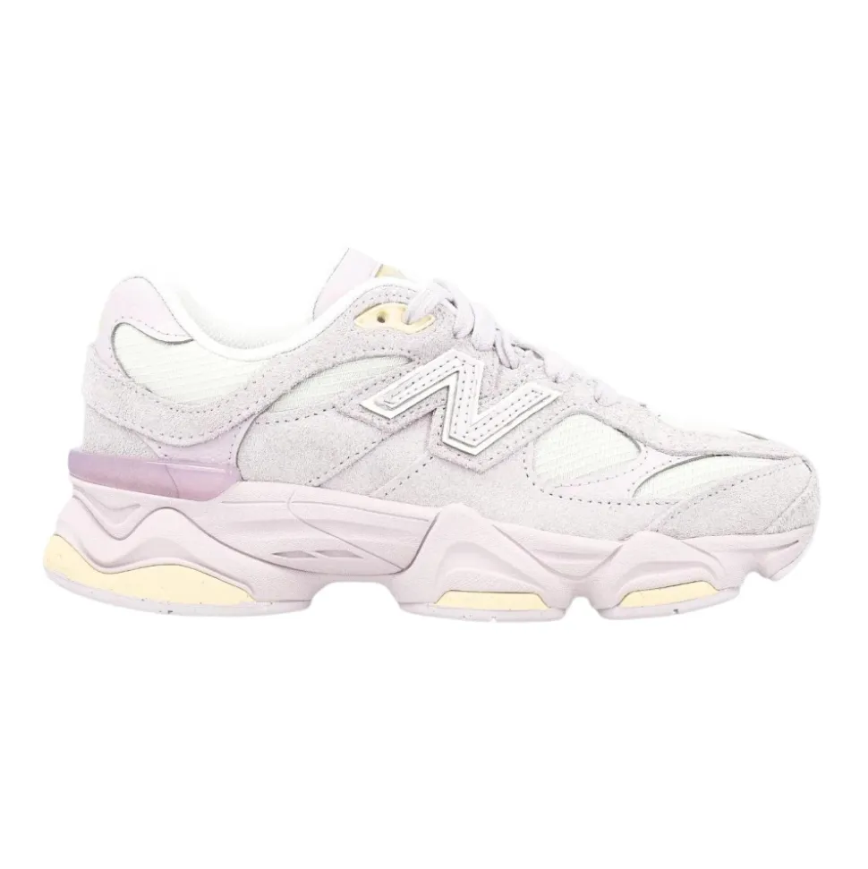 9060 Sneakers