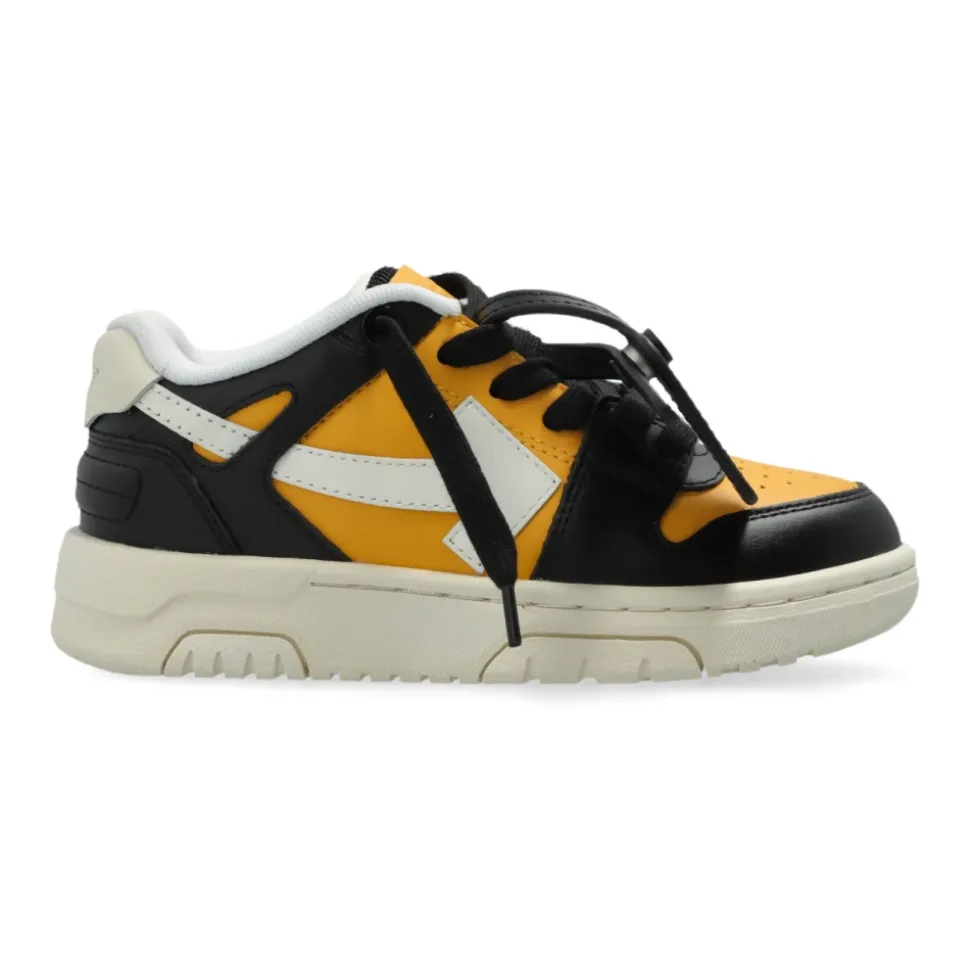 Sneakers Fuori dall'Ufficio