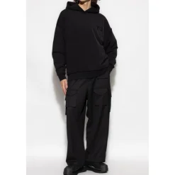 Sweatshirts & Hoodies