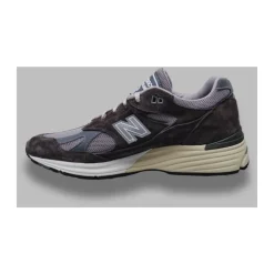 991v2 Sneakers